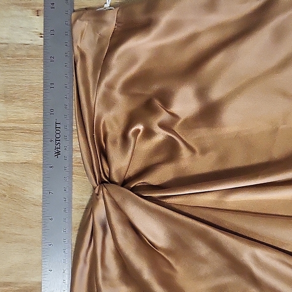 Reformation NWT Ember skirt in butterscoth 100% silk size 2 - Picture 6 of 8